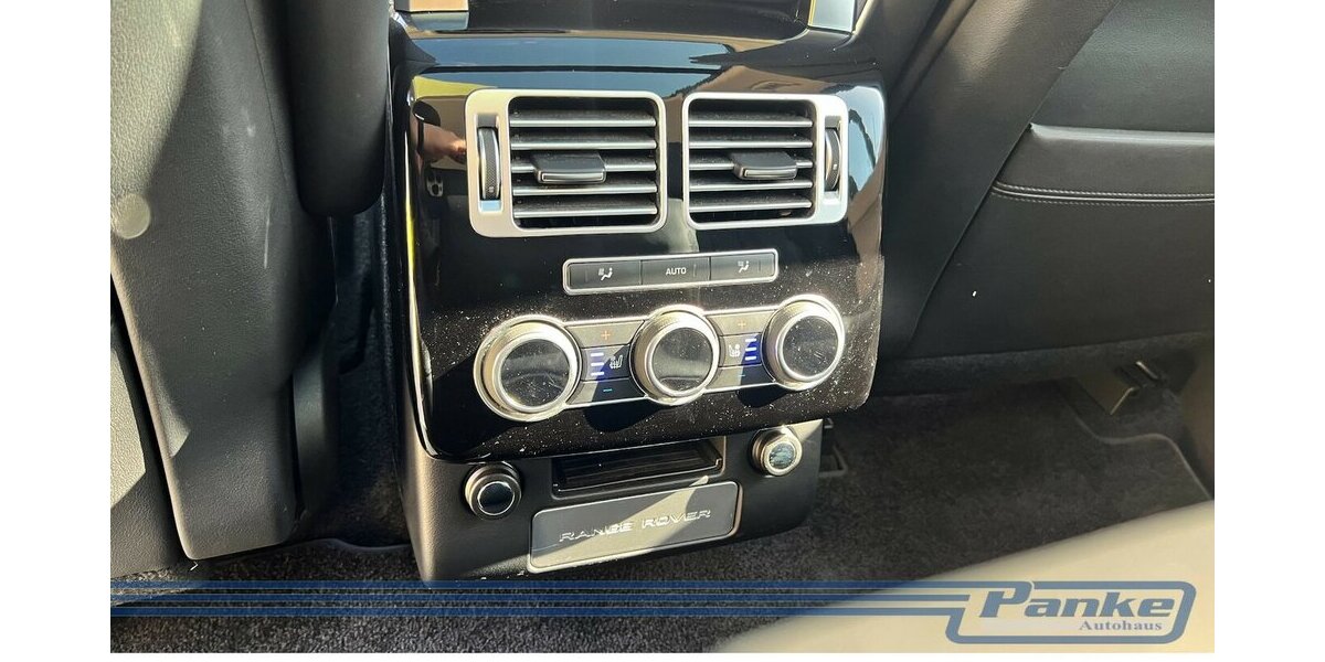 Land Rover Range Rover Vogue 4.4*Pano*LuftF*AHK*SoftC*ACC* 191.145 km 27.990 &euro; Berlin 13187