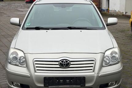 Toyota Avensis 260.000 km 2.500 &euro; Dresden 01097
