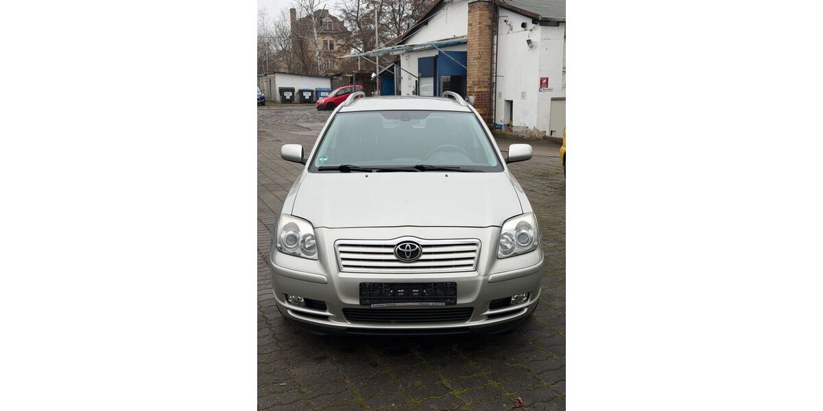 Toyota Avensis 260.000 km 2.500 &euro; Dresden 01097