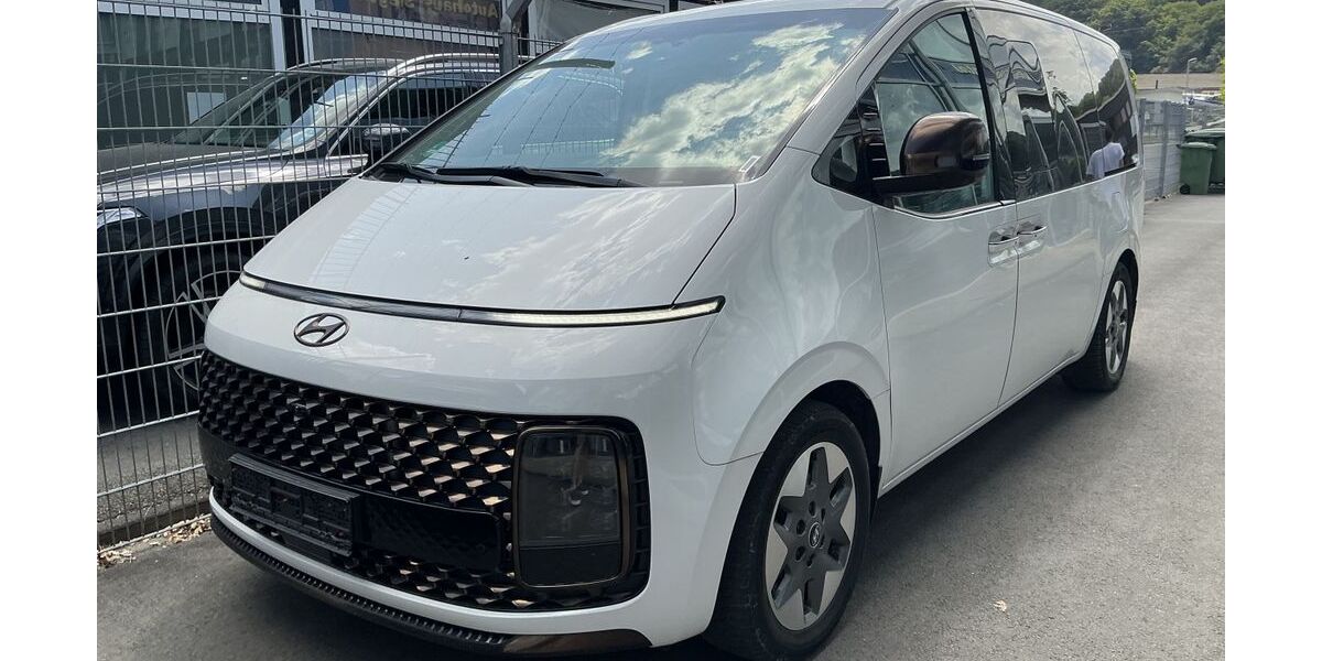 Hyundai STARIA 53.579 km 39.900 &euro; Eitorf 53783