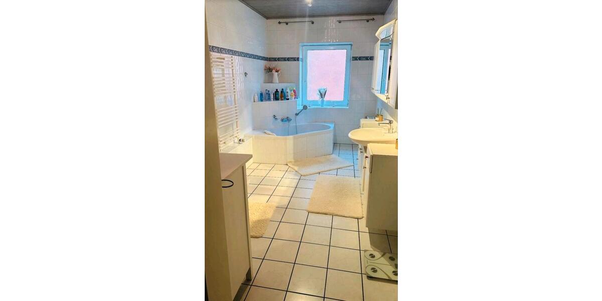 Erdgeschoßwohnung Geestland Bad Bederkesa - 5 Zimmer, 157 m&sup2;, 950&euro; | Angebot:26237643