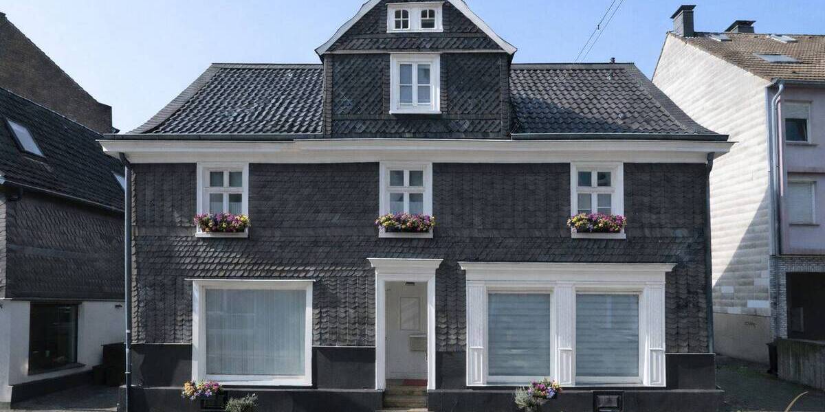 Mehrfamilienhaus, Wohnhaus Solingen / Wald Wald - 8 Zimmer, 140 m&sup2;, 299.000&euro; | Angebot:26694540