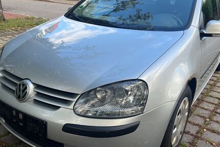 VW Golf 299.000 km 850 € München 81673