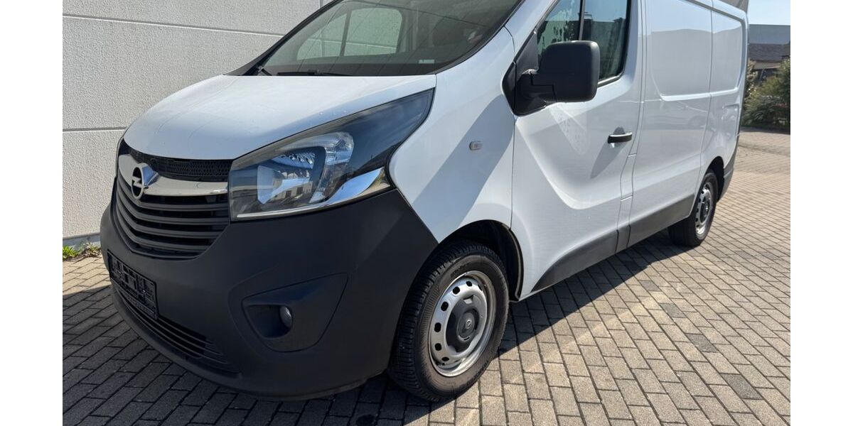 Opel Vivaro 178.000 km 9.390 &euro; sinsheim 74889
