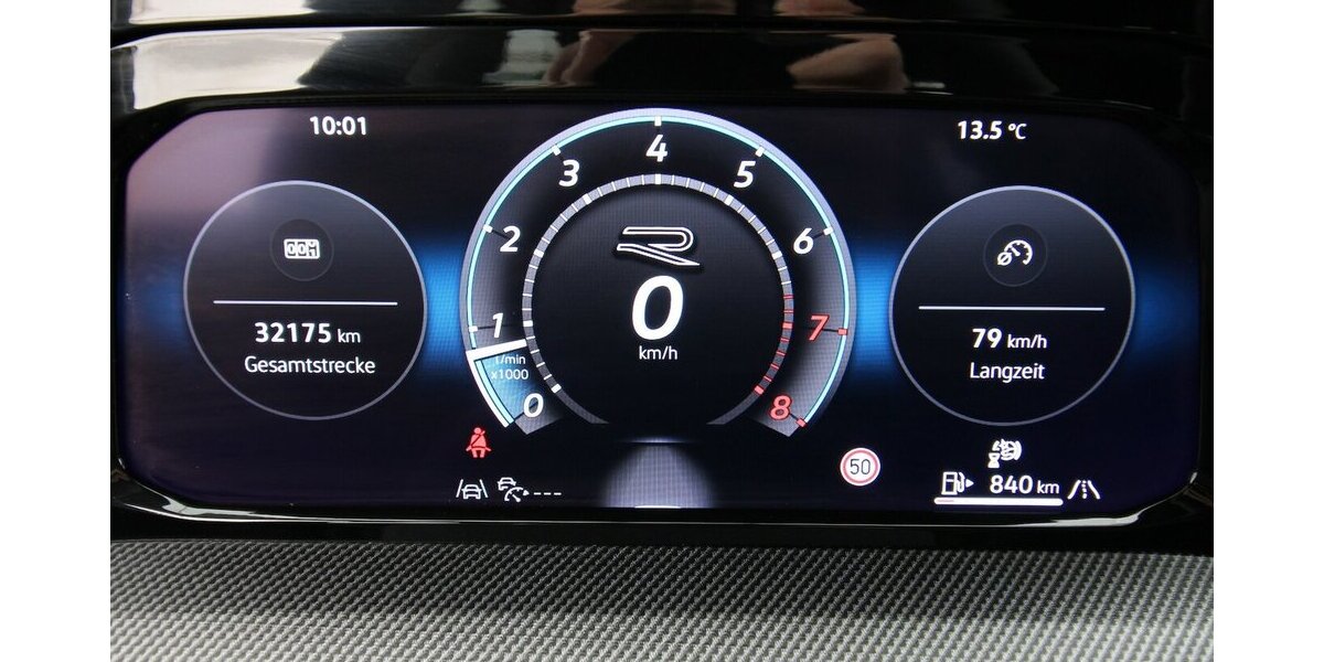 VW Golf VIII Variant 1.5 TSI R-Line LED+KAMERA+ACC 32.175 km 26.900 &euro; Hagenow 19230