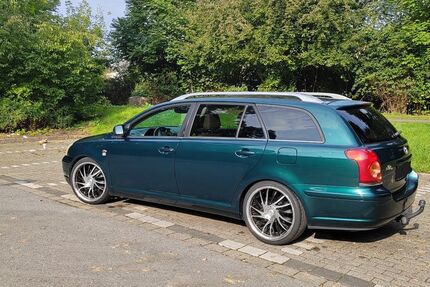 Toyota Avensis 305.571 km 2.200 € Duisburg 47198