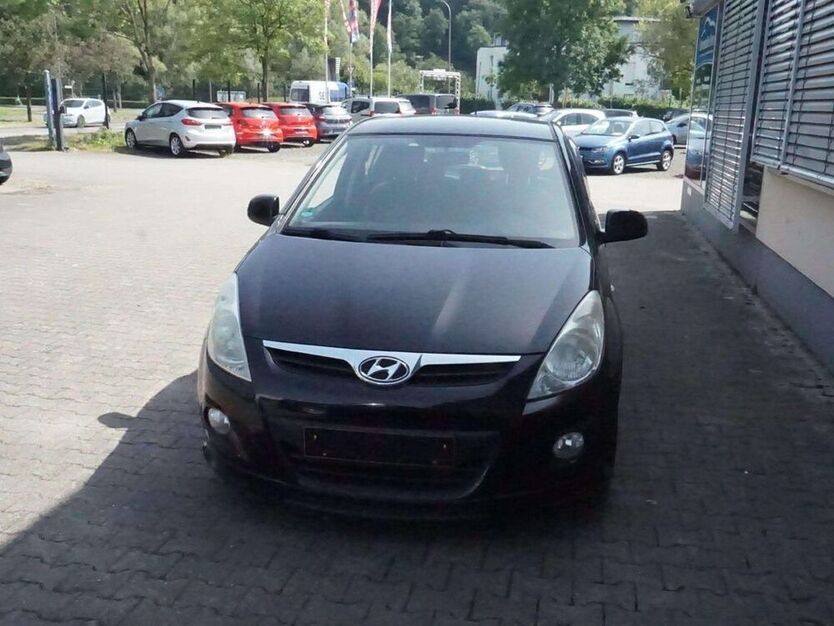 i20