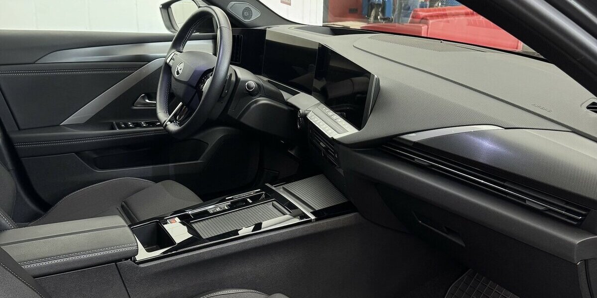 Opel Astra GS 130 Ultimate Full LED 360° Cam Panorama 40.200 km 23.350 &euro; Lich 35423