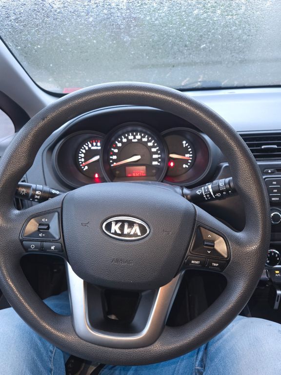 Kia Rio 163.271 km 3.600 € Frankfurt am Main 60598