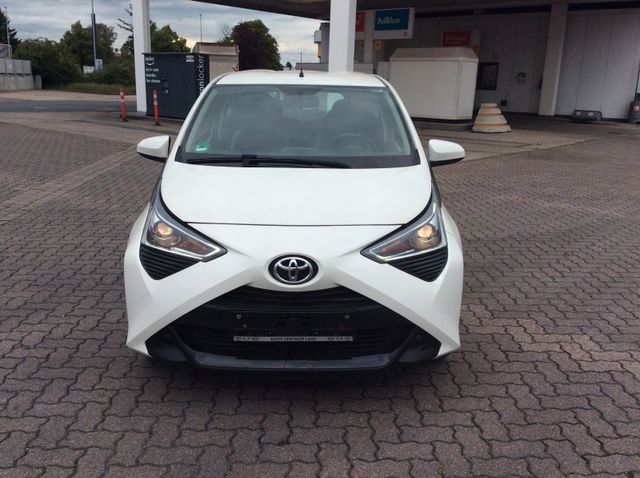 Aygo (X)