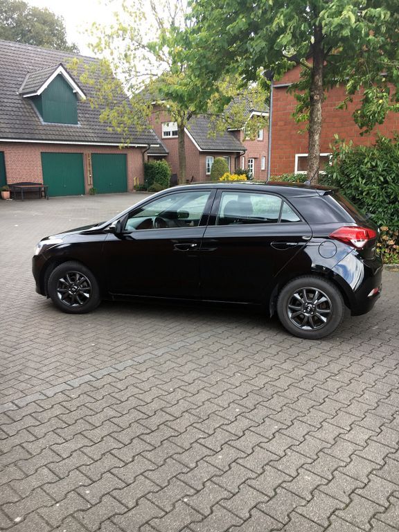 i20