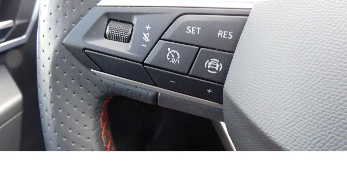 Seat Arona 1.0 FR-Line TSI BMT DSG Navi Klima Alu 14.600 km 17.990 &euro; Vordorf 38533