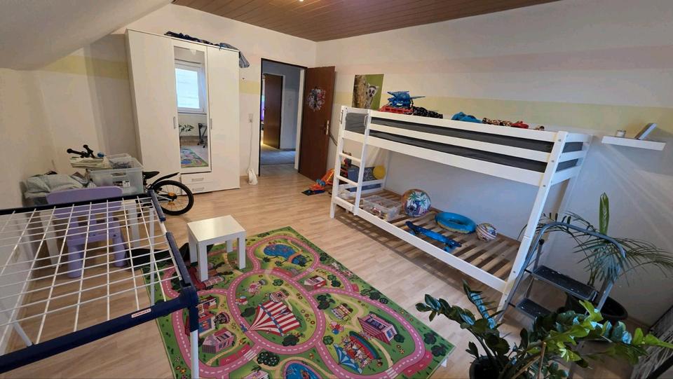 Dachgeschoßwohnung Babenhausen - 3.5 Zimmer, 95 m&sup2;, 1.100&euro; | Angebot:26403860