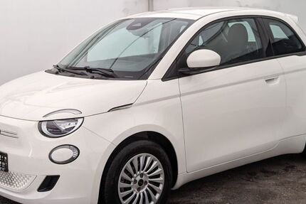 Fiat 500e 21.000 km 15.800 &euro; Langenmosen 86571