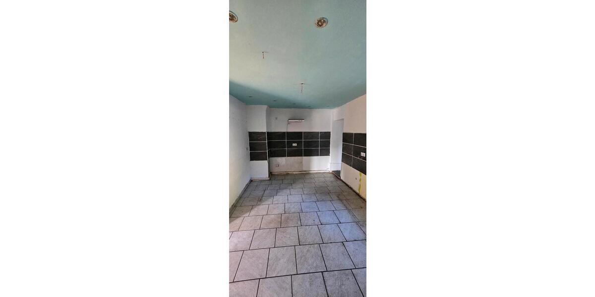 Einfamilienhaus Hohenmölsen - 3 Zimmer, 130 m&sup2;, 85.000&euro; | Angebot:26337976