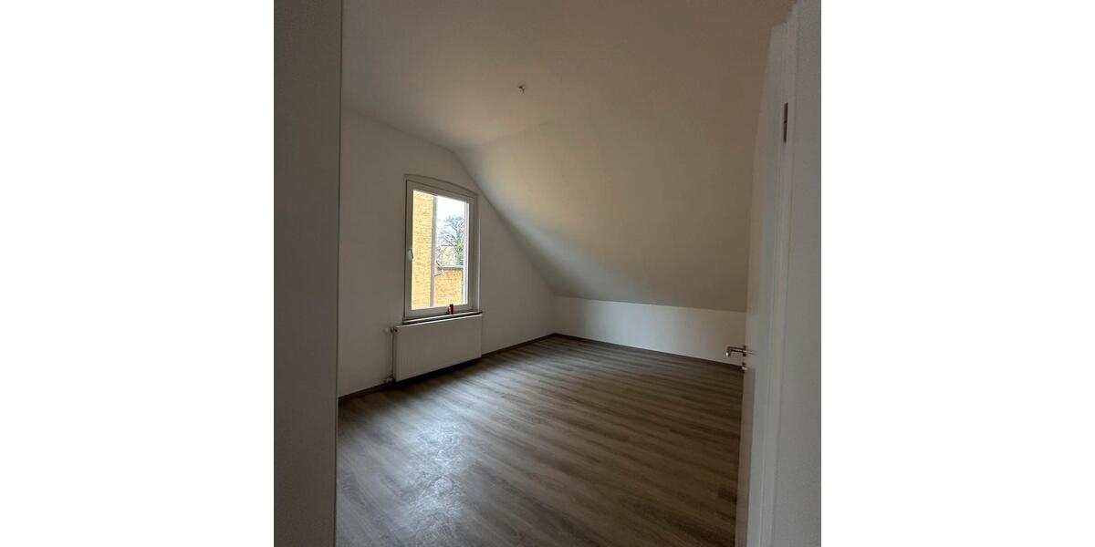 Dachgeschoßwohnung Dortmund Bövinghausen - 4.5 Zimmer, 92 m&sup2;, 1.300&euro; | Angebot:26320457