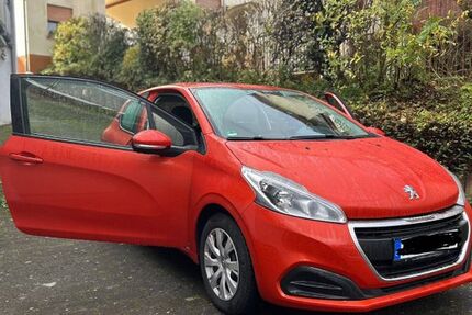 Peugeot 208 69.000 km 5.999 € Frankfurt 60435