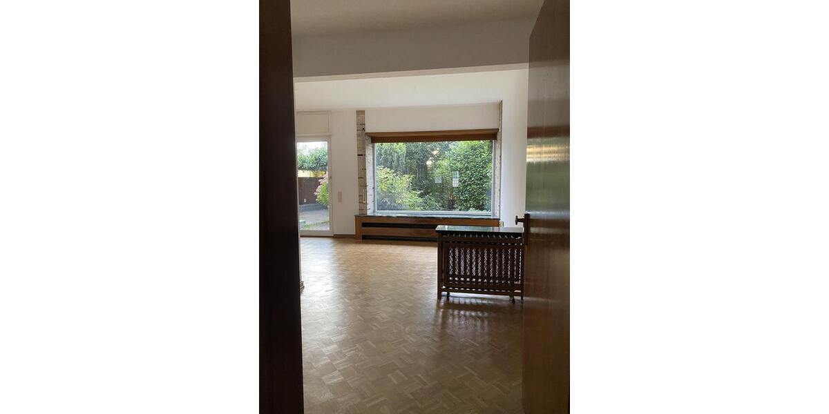 Erdgeschoßwohnung Remscheid - 3 Zimmer, 175 m&sup2;, 1.180&euro; | Angebot:24373427