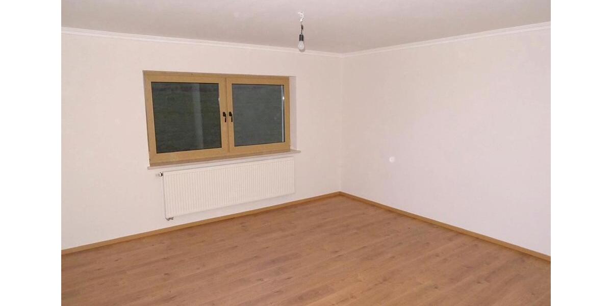 Etagenwohnung Schöfweg - 4 Zimmer, 130 m&sup2;, 900&euro; | Angebot:26063255