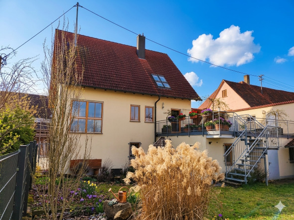 Etagenwohnung Rottenburg am Neckar - 5 Zimmer, 192 m&sup2;, 490.000&euro; | Angebot:25887634