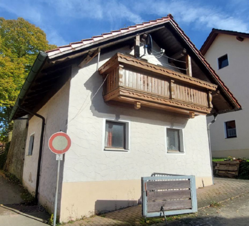 kleines Häuschen mit Balkon zum Mietkauf oder Miete zimmer