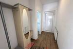 Gelegenheit, ab 01.10 frei! Schöne helle DG-Wohnung mit Balkon, Einbauküche und TG-Stellplatz! 2 zimmer
