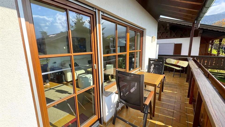 2-Zimmer-Eck-Balkon-Wohnung ca. 60 m², 1. OG, Bad + Gäste-WC, Keller, Stellplatz am Hof 2 zimmer