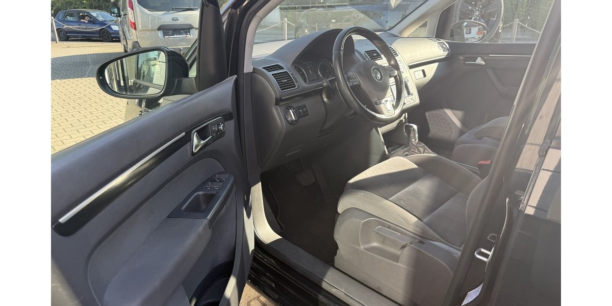 VW Touran Highline 113.000 km 7.990 &euro; Koblenz 56070