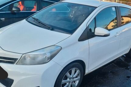 Toyota Yaris 253.100 km 3.990 &euro; Berlin 12489
