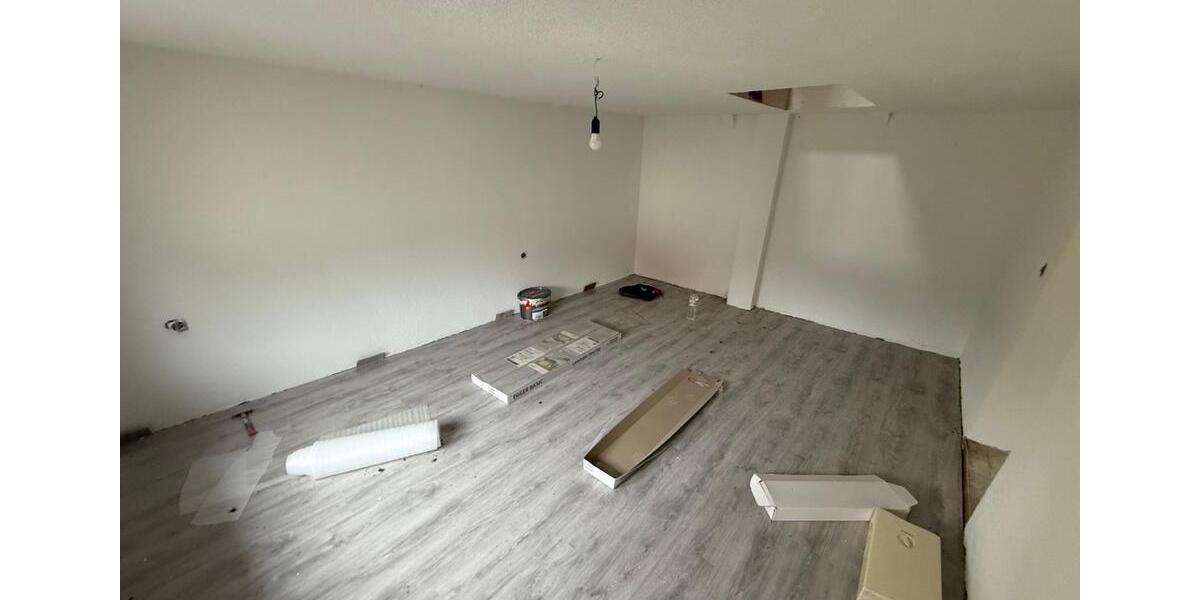 Großes Sieben-Zimmer-Reihenmittelhaus in Massivbauweise | 120 m² 7 zimmer