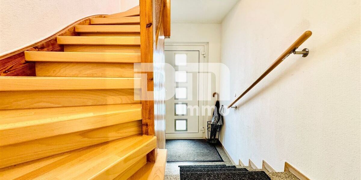 Modernisiertes Zweifamilienhaus mit Maisonettebereich in Panorama Traumlage + Garage Terrasse - Zweifamilienhaus Kassel Harleshausen | Angebot:26947616