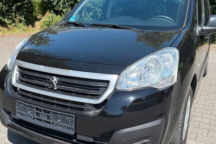 Peugeot Partner 96.300 km 8.300 &euro; Bensheim 64625