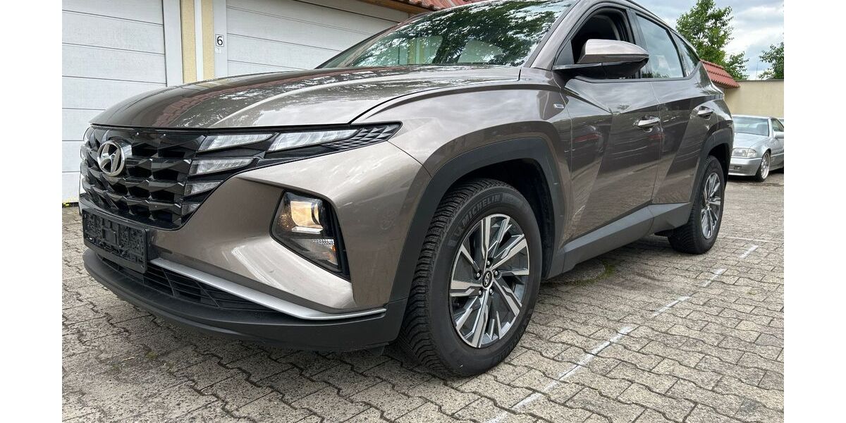 Hyundai TUCSON 172.000 km 13.900 &euro; Berlin 13403