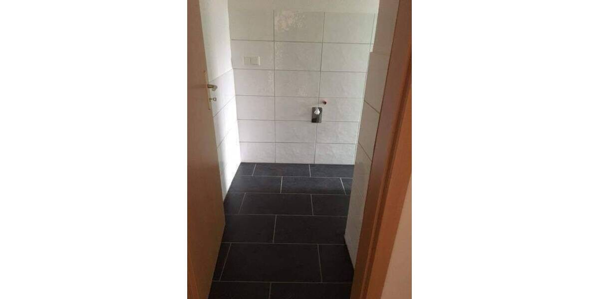 Etagenwohnung Teuchern - 2 Zimmer, 53 m&sup2;, 45.000&euro; | Angebot:26820023