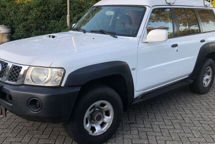 Nissan Patrol 200.920 km 13.500 &euro; Esche 49828