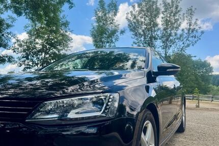 VW Jetta 88.000 km 10.490 &euro; Baunach 96148