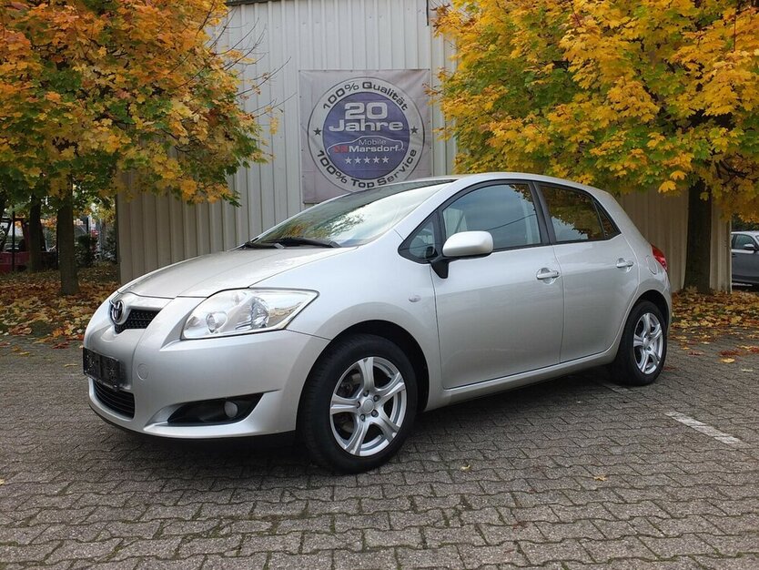 Toyota Auris 1.6i BLACK WEEK 25: SOL ALLE INSPEKTIONEN GA 174.885 km 4.908 € Köln 50858