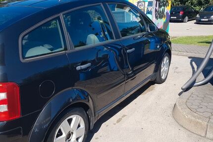 Audi A2 256.000 km 2.700 &euro; Denkte 38321