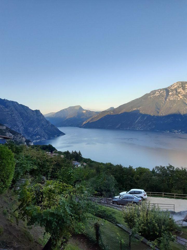 FerienWohnung traumhafter Seeblick Gardasee Limone Tremosine