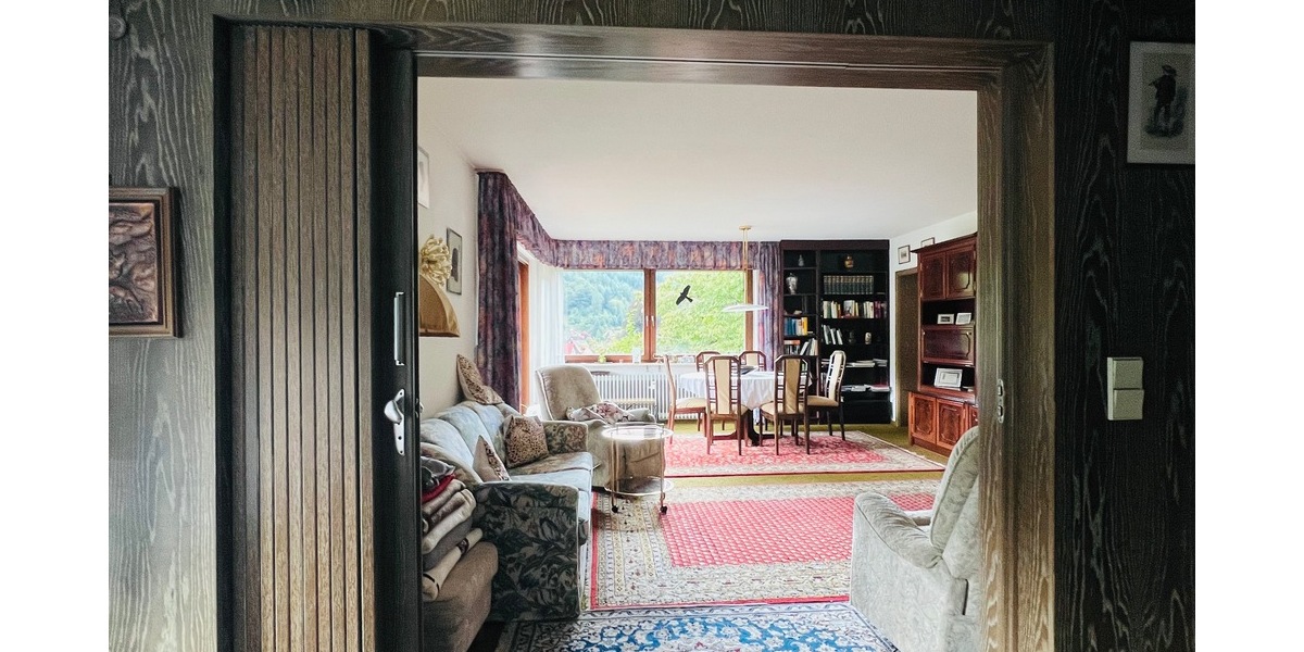 Zwei Wohnungen, ein Hausgefühl: „Haus-im-Haus-Charakter“ mit Garten, Sauna und Kaminzimmer - Mehrfamilienhaus, Wohnhaus Bad Rippoldsau-Schapbach Schapbach | Angebot:26692716