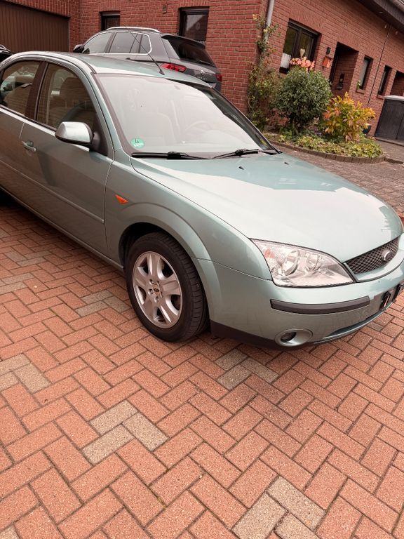 Ford Mondeo 198.000 km 1.700 € Neukirchen-Vluyn 47506