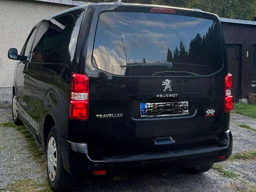Peugeot Traveller 155.500 km 21.500 € Muldenhammer 08262