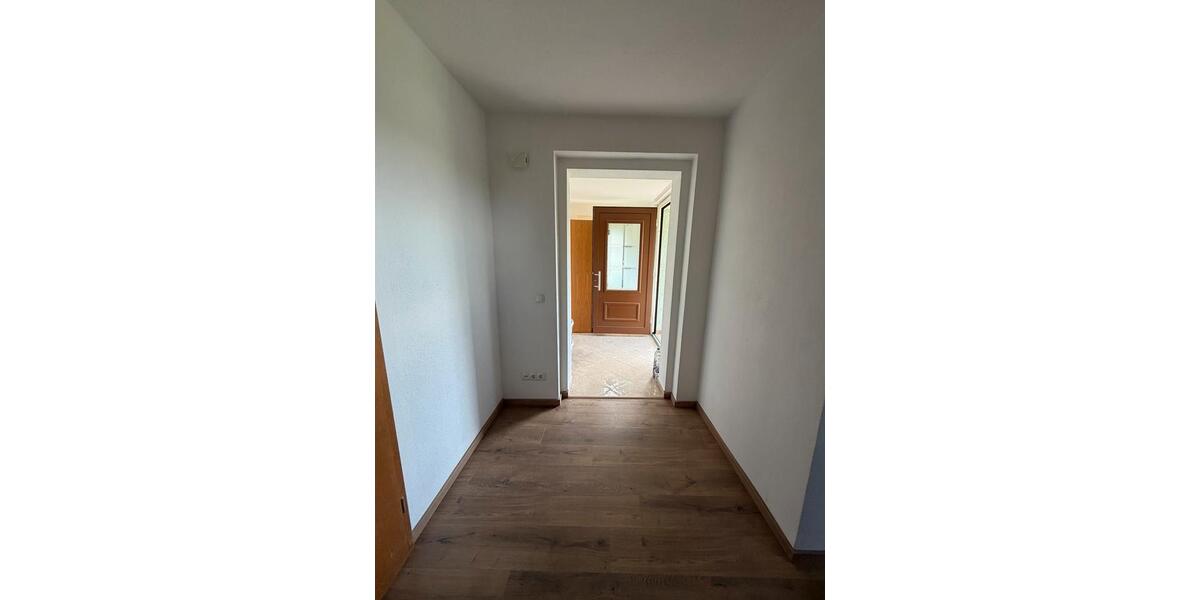 Einfamilienhaus Elsterwerda - 4 Zimmer, 90 m&sup2;, 1.100&euro; | Angebot:26675340