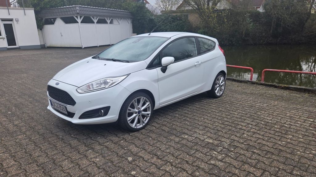 Ford Fiesta 96.700 km 6.900 &euro; Detmold 32760