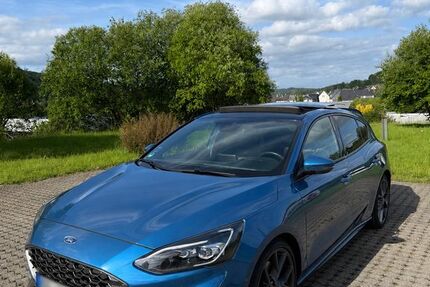 Ford Focus 138.609 km 17.990 &euro; Siegen 57074