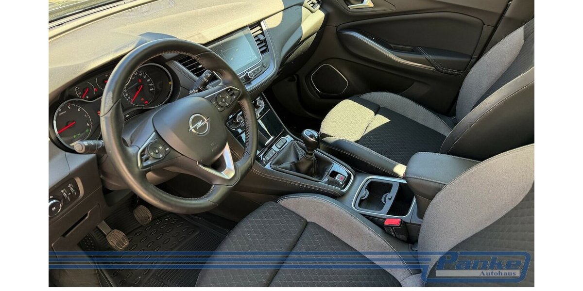 Opel Grandland Innovation*AHK*E-Koffer*Pano*Car-Play* 169.817 km 10.890 &euro; Berlin 13187