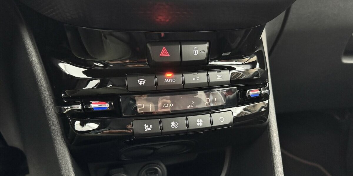Peugeot 2008 1.2 GT-Line Automatik Sitzheizung Carplay 120.782 km 11.367 &euro; Lich 35423