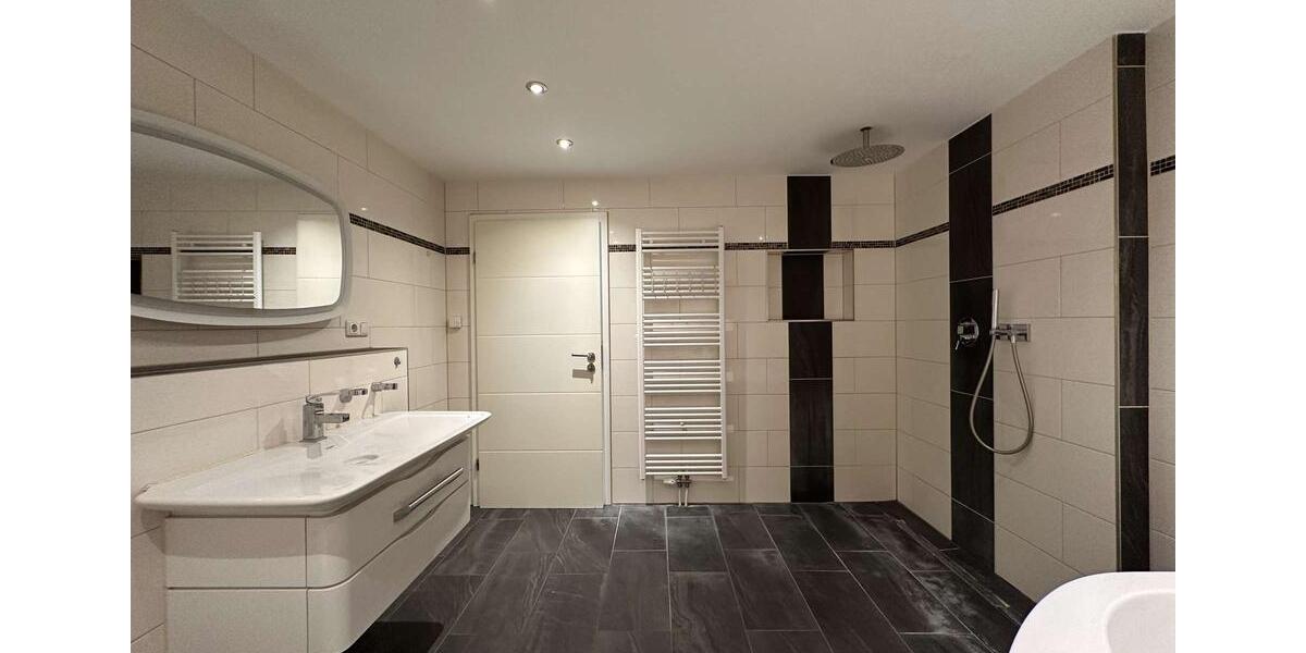 Etagenwohnung Friedberg - 3 Zimmer, 118 m&sup2;, 1.600&euro; | Angebot:26632572