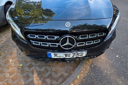 Mercedes-Benz GLA 180 123.500 km 15.300 &euro; Stuttgart 70469