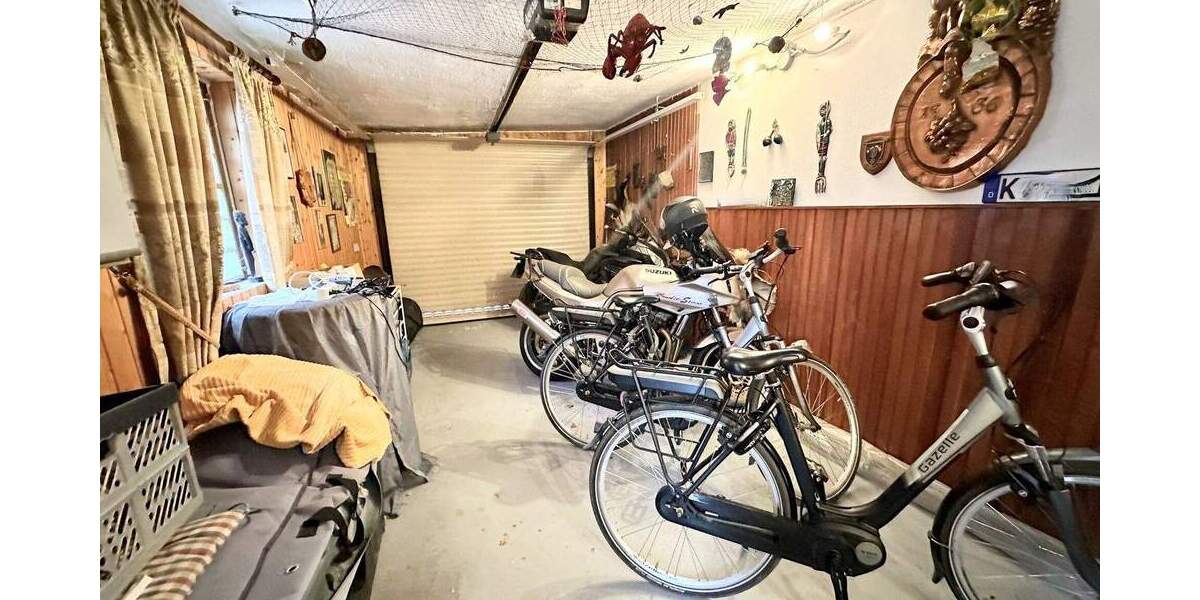 Doppelhaushälfte mit viel Potenzial, großzügigen Garten, Garage und Stellplätzen 5 zimmer